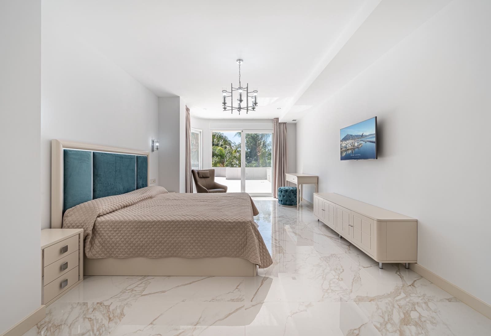 3 quarto Apartamento para venda em Puerto Banus com piscina - 3 200 000 € (Ref: 8162733)