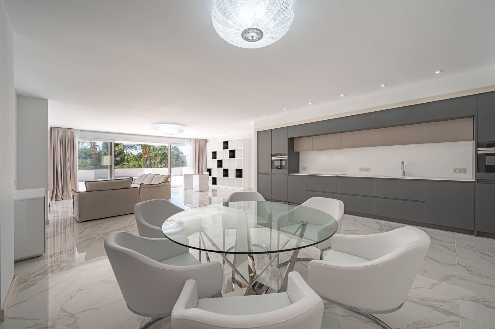 3 quarto Apartamento para venda em Puerto Banus com piscina - 3 200 000 € (Ref: 8162733)