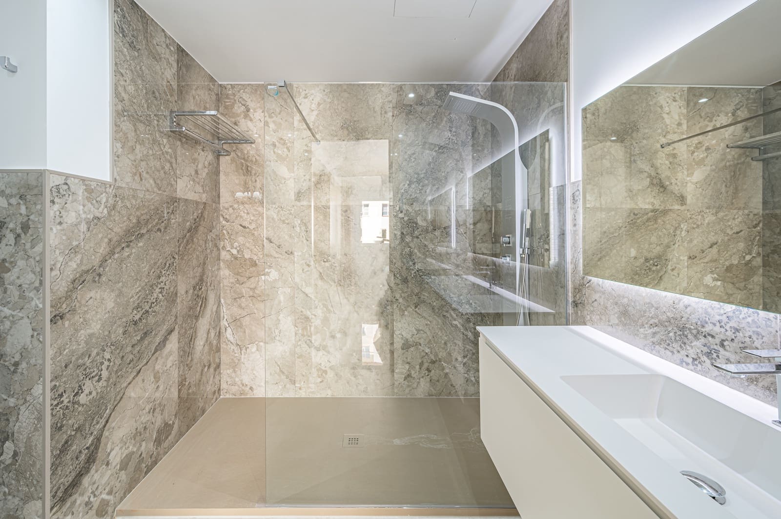 3 quarto Apartamento para venda em Puerto Banus com piscina - 3 200 000 € (Ref: 8162733)