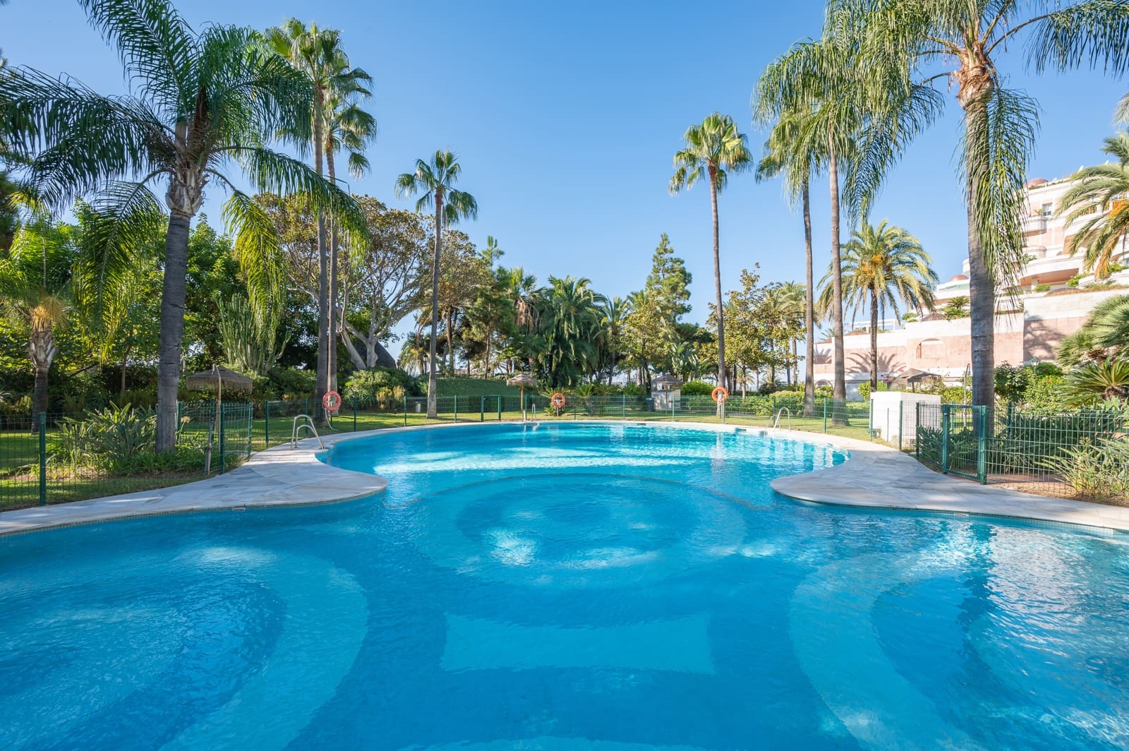 6 soveværelse Lejlighed til salg i Puerto Banus med swimmingpool - € 4.205.000 (Ref: 8162734)