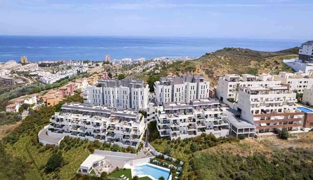 2 quarto Apartamento para venda em La Duquesa / Puerto de la Duquesa, Manilva com piscina - 297 000 € (Ref: 8324263)