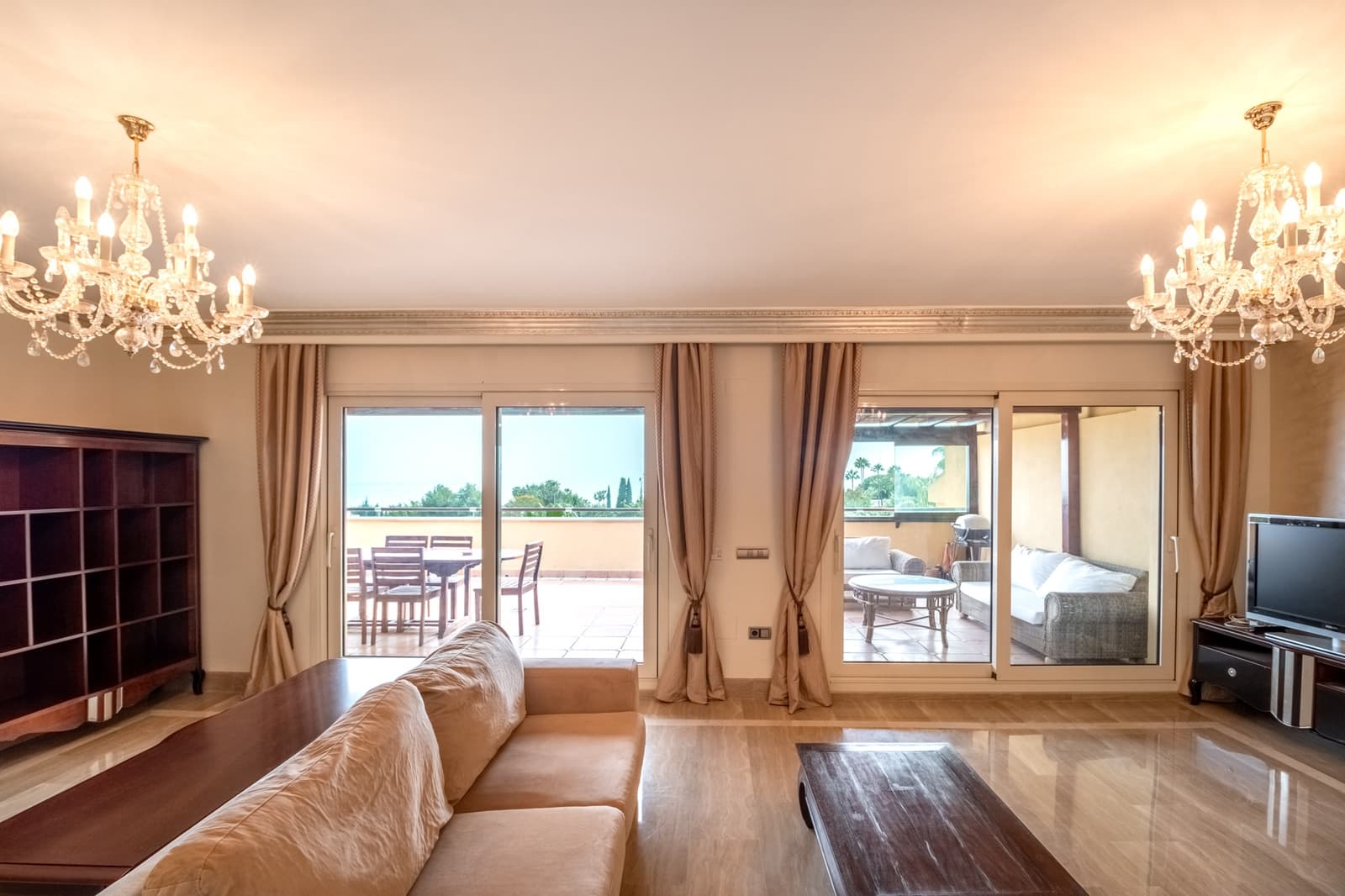 3 sypialnia Apartament na sprzedaż w Golden Mile z basenem - 1 150 000 € (Ref: 8359369)