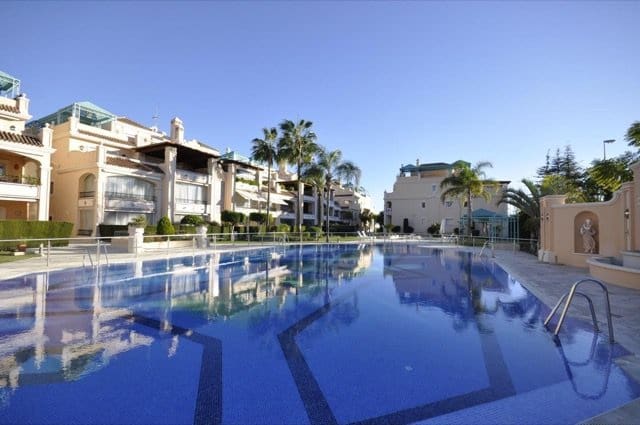 4 soveværelse Lejlighed til salg i Marbella med swimmingpool - € 1.150.000 (Ref: 8365166)