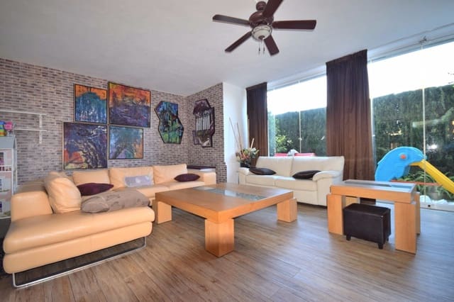 4 soveværelse Lejlighed til salg i Lomas De Marbella, Marbella med swimmingpool - € 1.150.000 (Ref: 8365166)