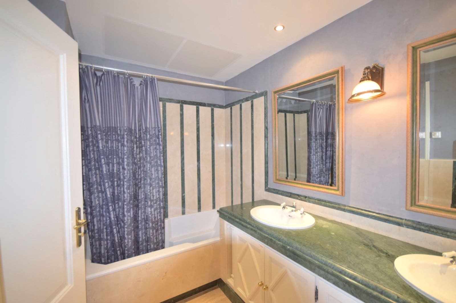 4 soveværelse Lejlighed til salg i Marbella med swimmingpool - € 1.150.000 (Ref: 8365166)