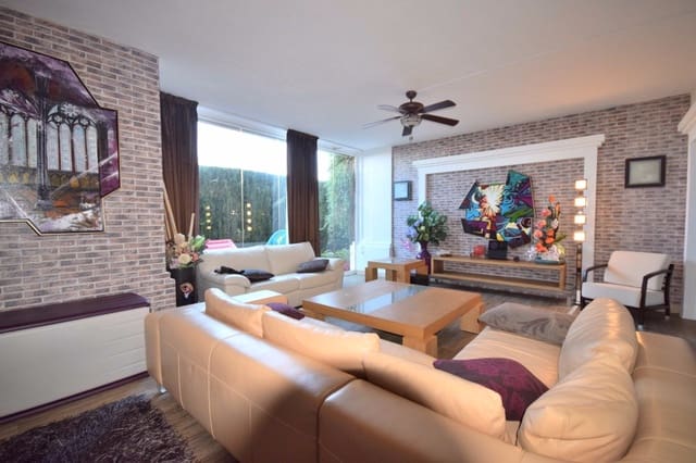 4 soveværelse Lejlighed til salg i Lomas De Marbella, Marbella med swimmingpool - € 1.150.000 (Ref: 8365166)