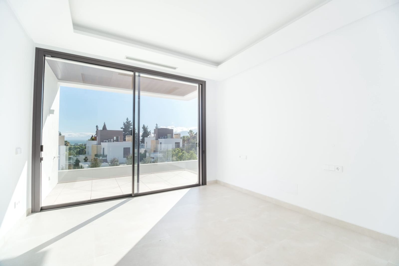 4 bedroom Villa for sale in Golden Mile with pool - € 4,600,000 (Ref: 8384923)