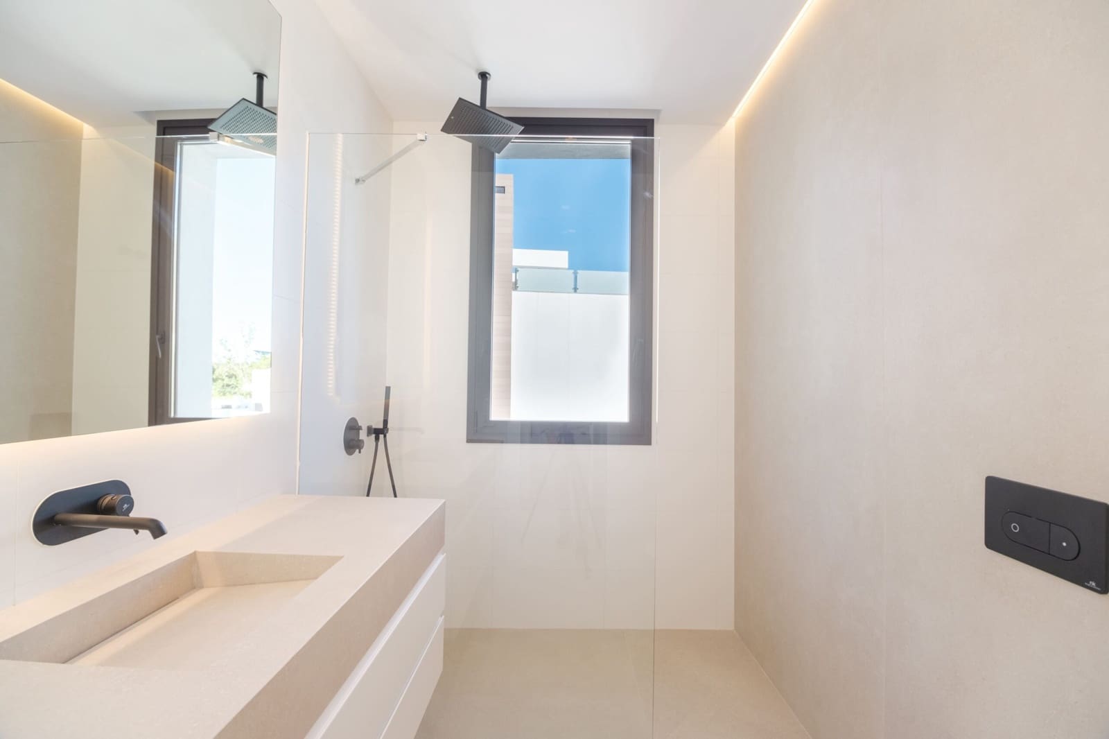 4 bedroom Villa for sale in Golden Mile with pool - € 4,600,000 (Ref: 8384923)