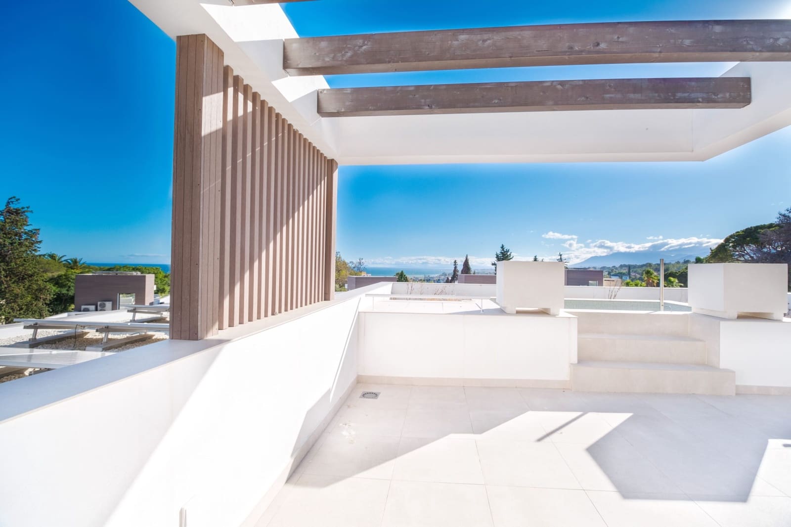 4 bedroom Villa for sale in Golden Mile with pool - € 4,600,000 (Ref: 8384923)