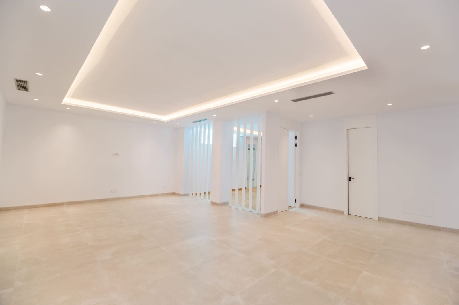 4 bedroom Villa for sale in Golden Mile with pool - € 4,600,000 (Ref: 8384923)