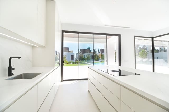 4 soveværelse Villa til salg i La Carolina - Guadalpín, Marbella med swimmingpool - € 4.600.000 (Ref: 8384923)