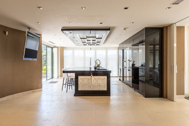 6 soverom Villa til salgs i La Zagaleta, Benahavís med svømmebasseng - € 10 450 000 (Ref: 8421036)