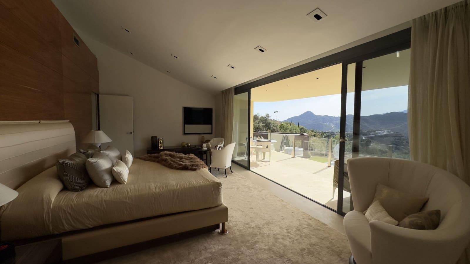 Chalet de 6 habitaciones en La Zagaleta en venta con piscina garaje - 10.450.000 € (Ref: 8421036)
