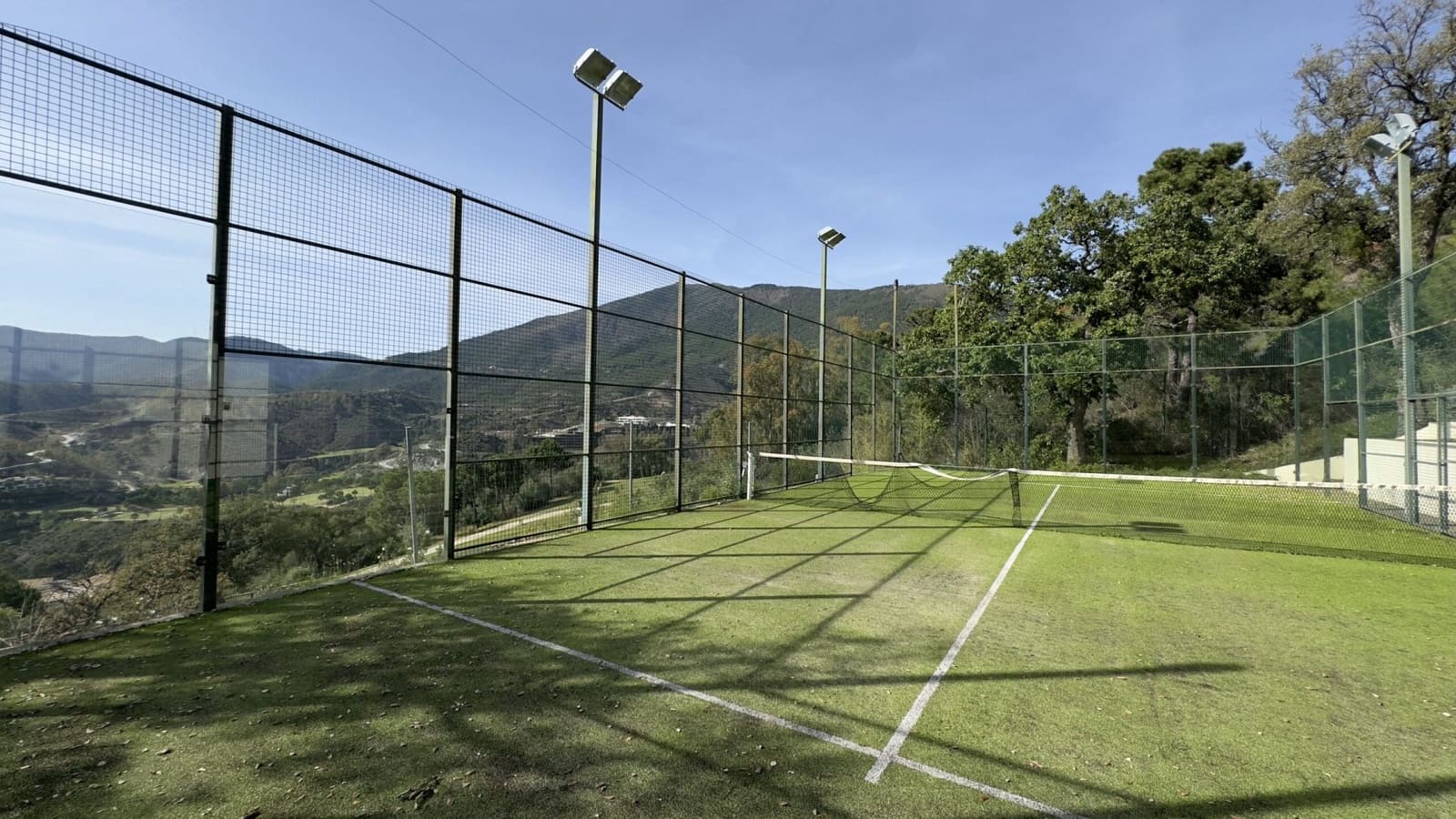 Chalet de 6 habitaciones en La Zagaleta en venta con piscina garaje - 10.450.000 € (Ref: 8421036)