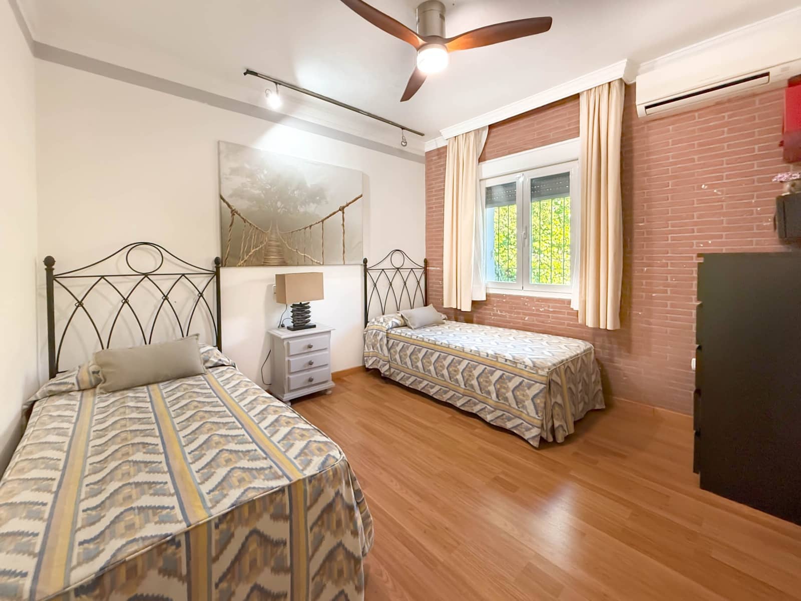 5 soveværelse Villa til salg i Nueva Andalucia med swimmingpool - € 1.050.000 (Ref: 8805821)