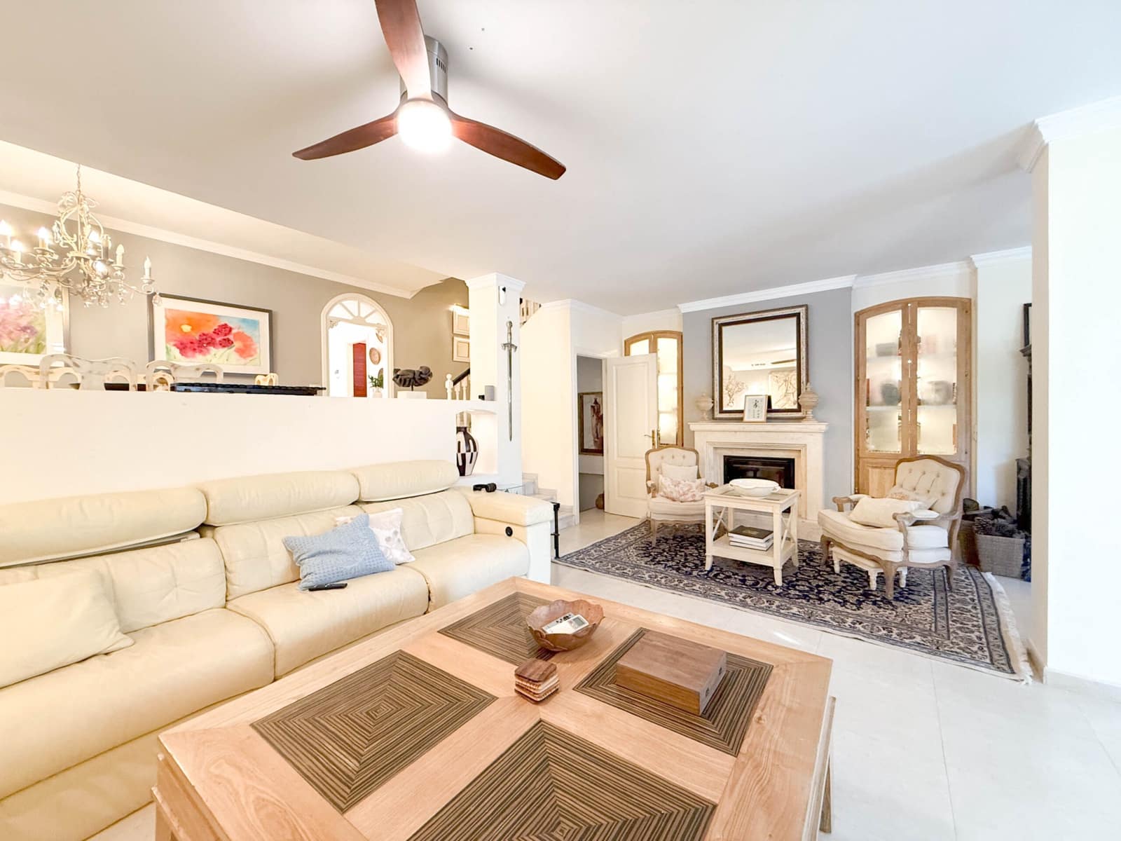 5 soveværelse Villa til salg i Nueva Andalucia med swimmingpool - € 1.050.000 (Ref: 8805821)