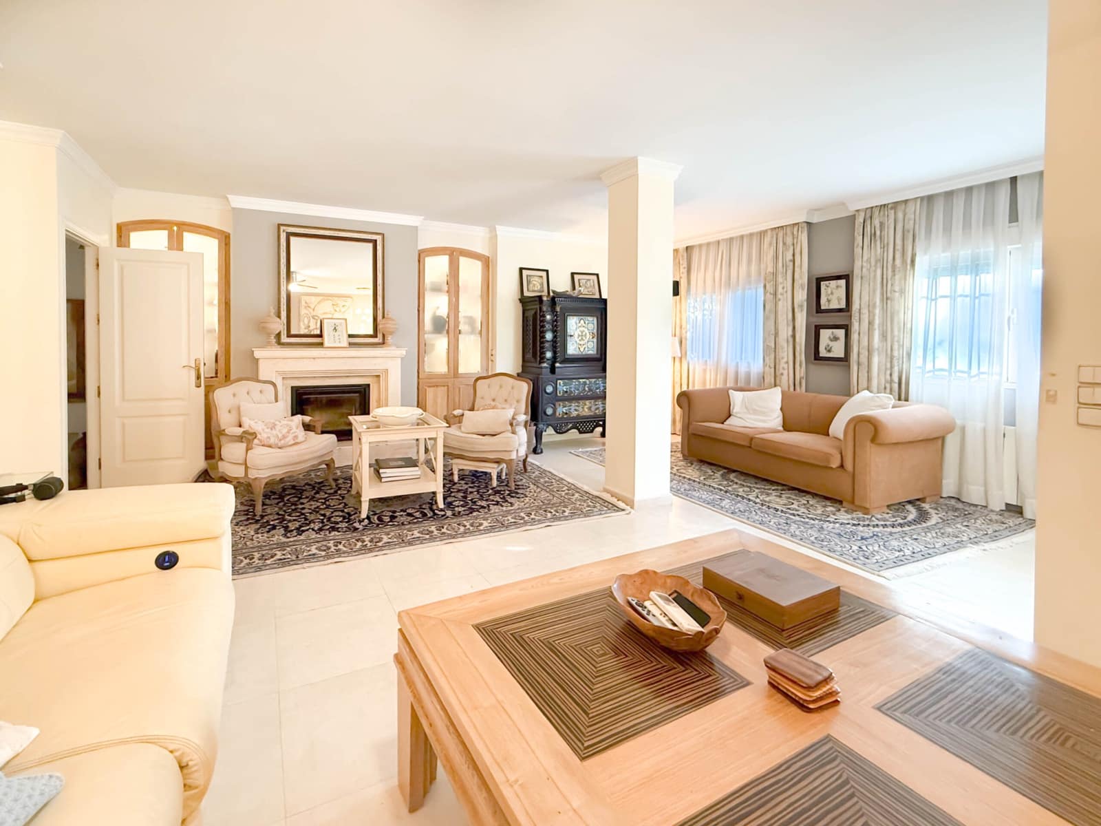 5 soveværelse Villa til salg i Nueva Andalucia med swimmingpool - € 1.050.000 (Ref: 8805821)