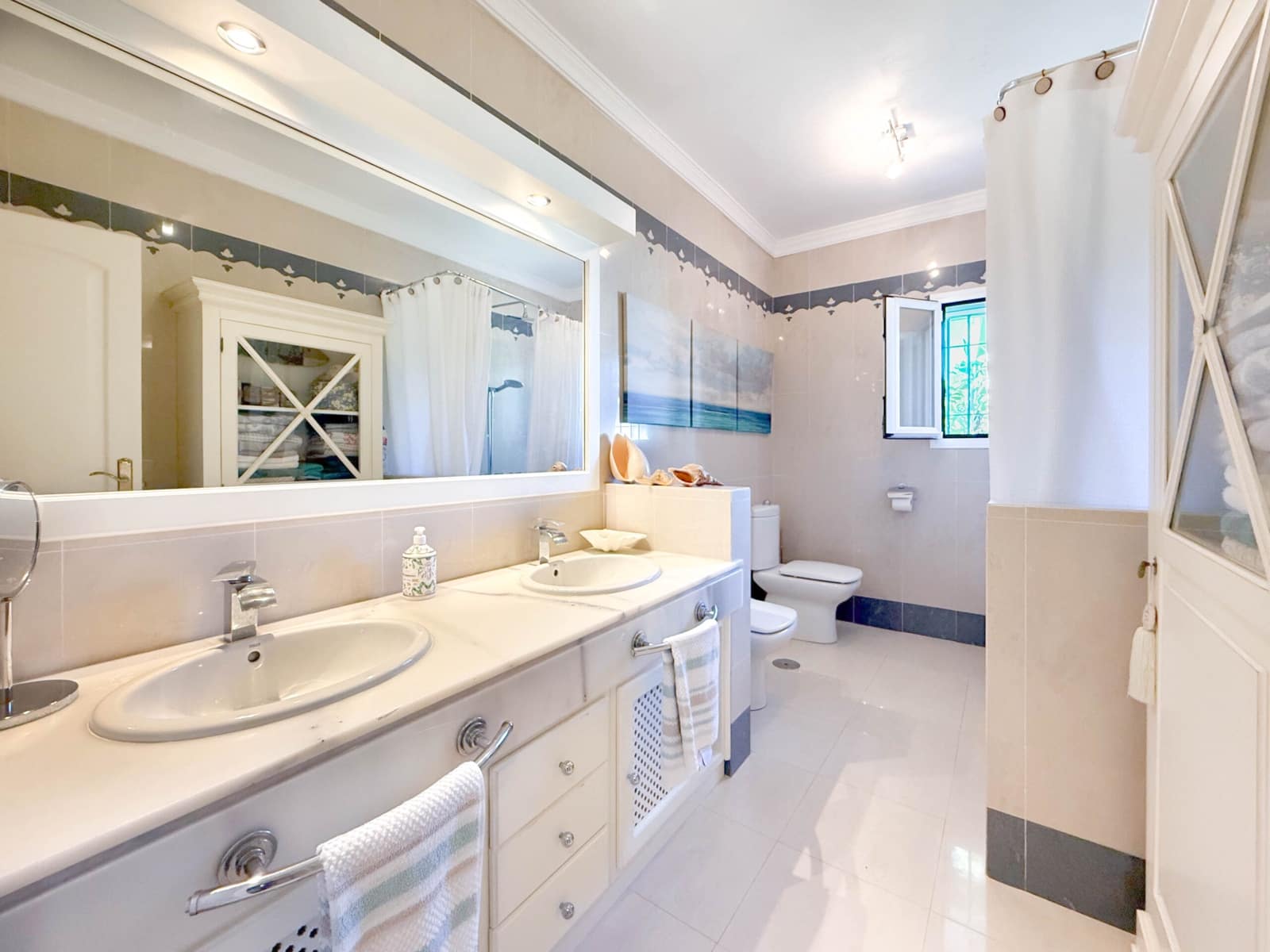 5 soveværelse Villa til salg i Nueva Andalucia med swimmingpool - € 1.050.000 (Ref: 8805821)