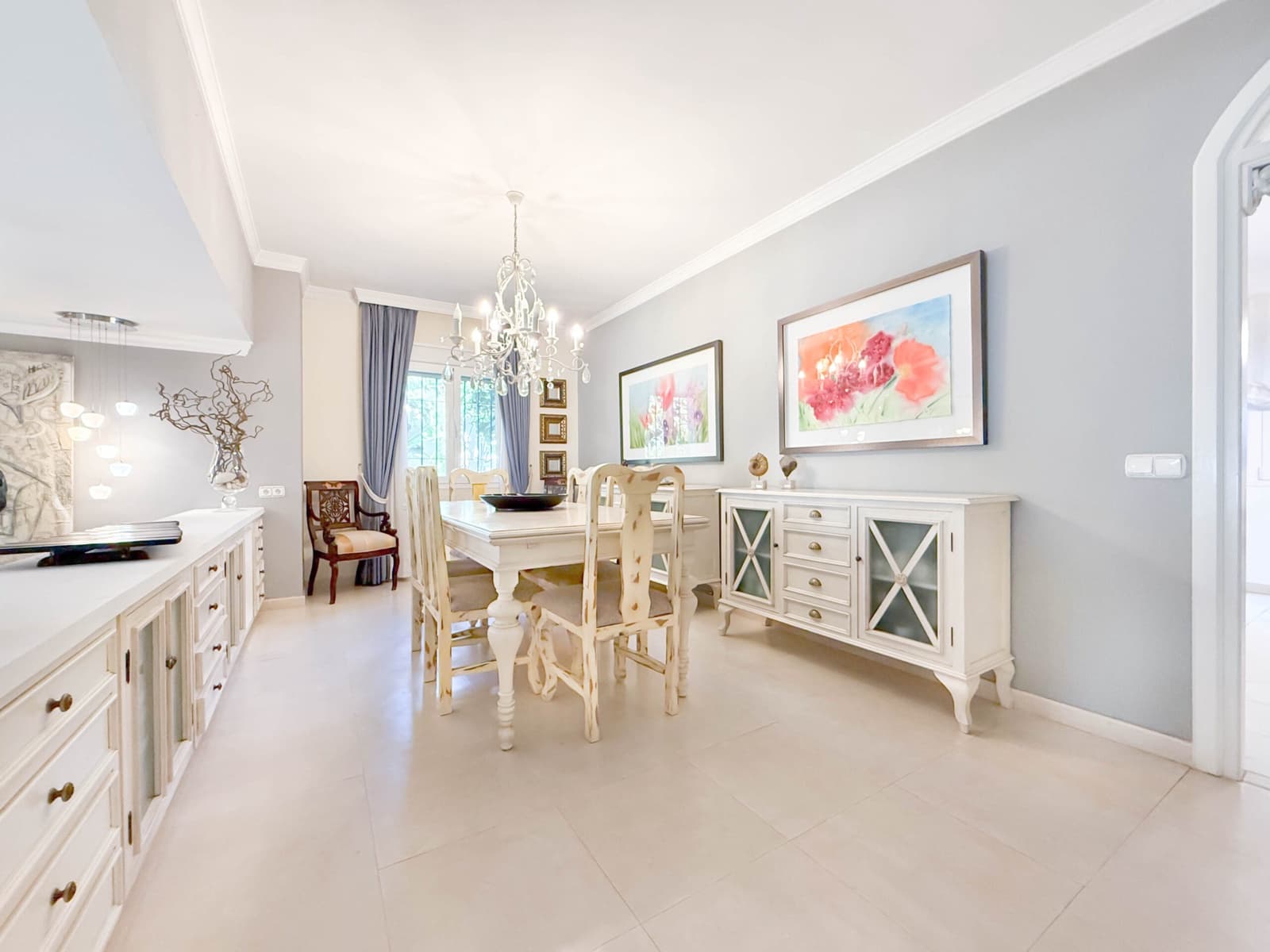 5 soveværelse Villa til salg i Nueva Andalucia med swimmingpool - € 1.050.000 (Ref: 8805821)