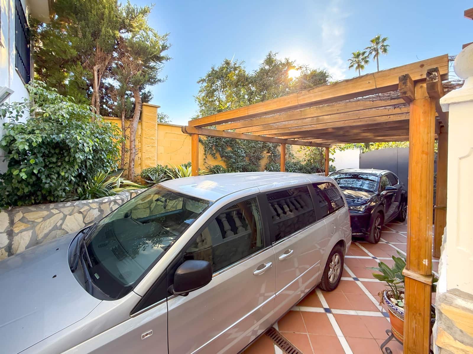 5 soveværelse Villa til salg i Nueva Andalucia med swimmingpool - € 1.050.000 (Ref: 8805821)