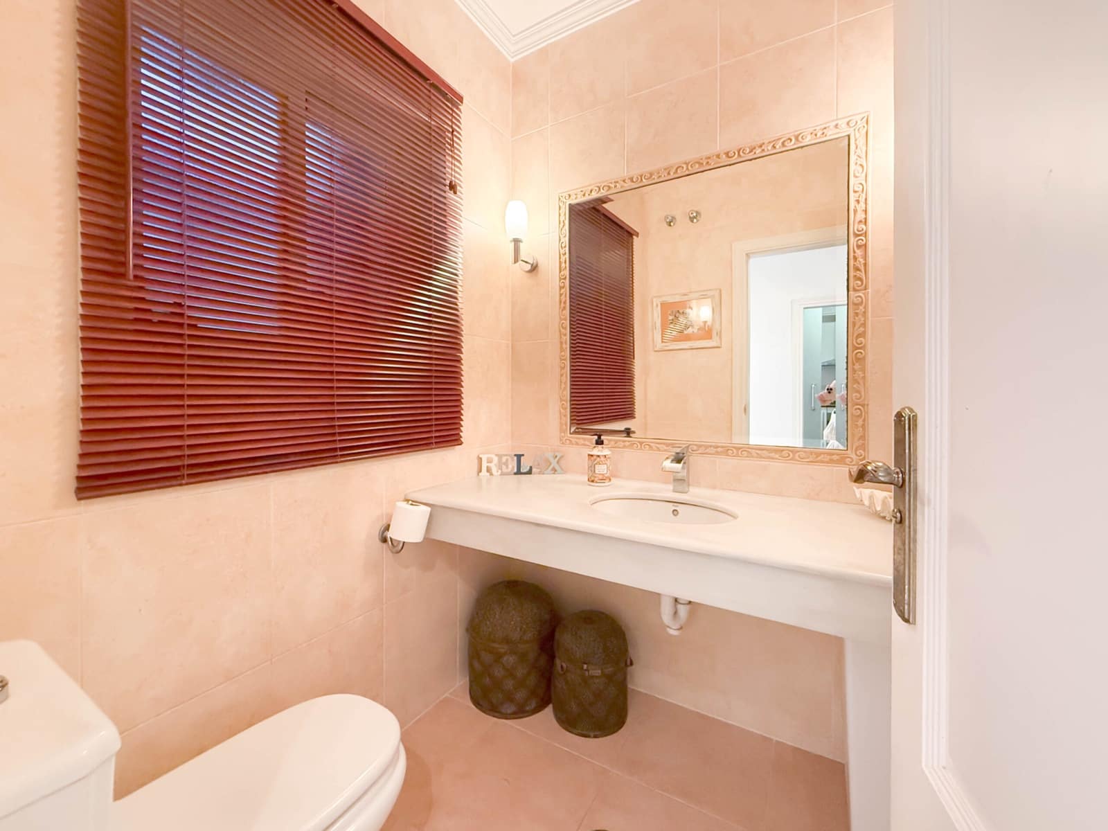 5 soveværelse Villa til salg i Nueva Andalucia med swimmingpool - € 1.050.000 (Ref: 8805821)