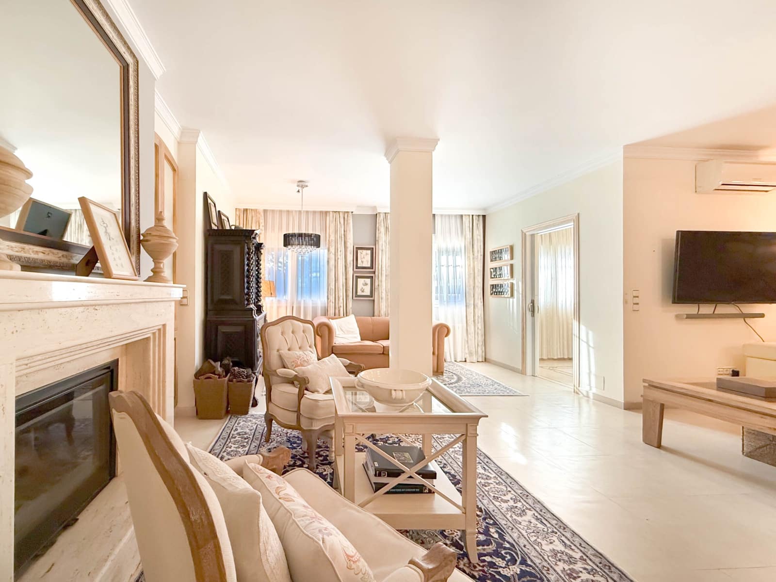 5 soveværelse Villa til salg i Nueva Andalucia med swimmingpool - € 1.050.000 (Ref: 8805821)