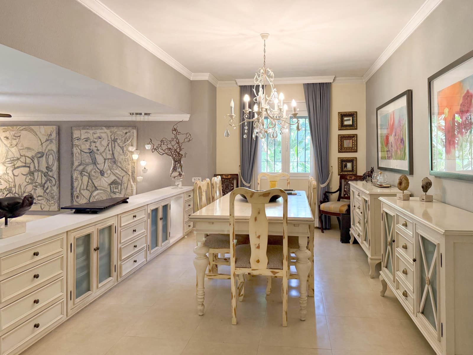 5 soveværelse Villa til salg i Nueva Andalucia med swimmingpool - € 1.050.000 (Ref: 8805821)