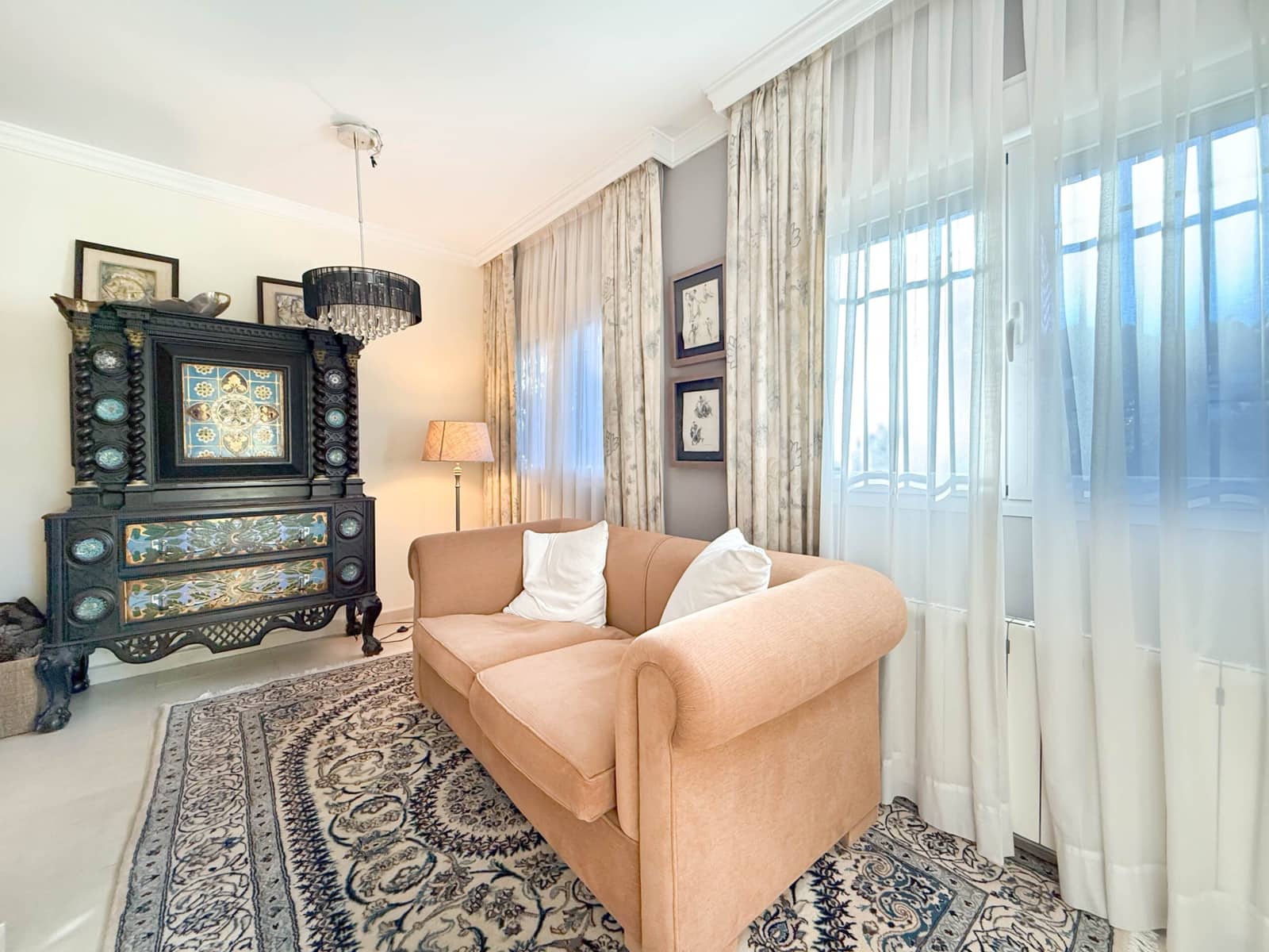 5 soveværelse Villa til salg i Nueva Andalucia med swimmingpool - € 1.050.000 (Ref: 8805821)