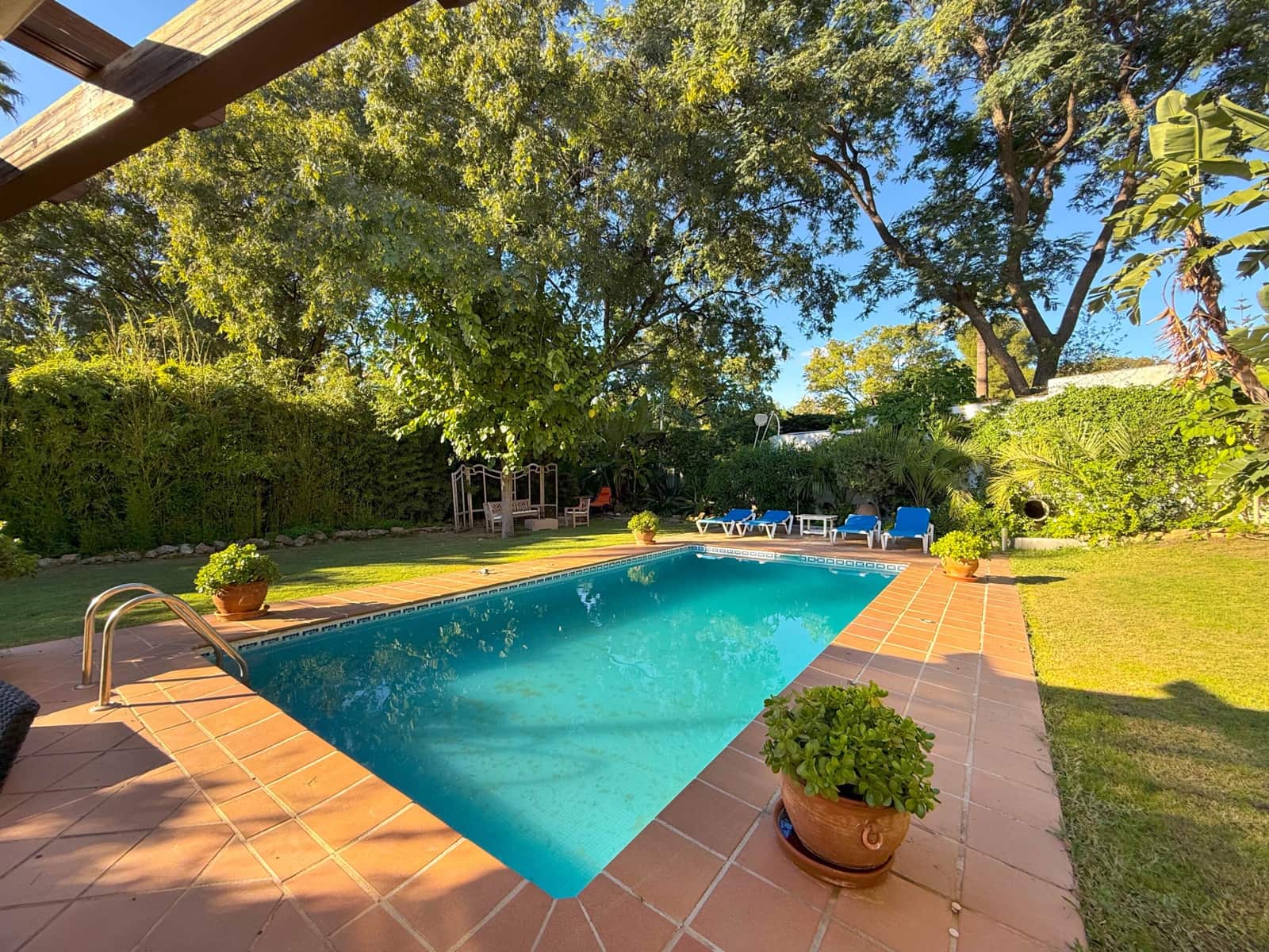 5 soveværelse Villa til salg i Nueva Andalucia med swimmingpool - € 1.050.000 (Ref: 8805821)