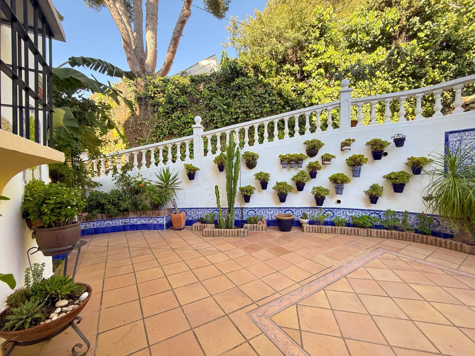 5 soveværelse Villa til salg i Nueva Andalucia med swimmingpool - € 1.050.000 (Ref: 8805821)