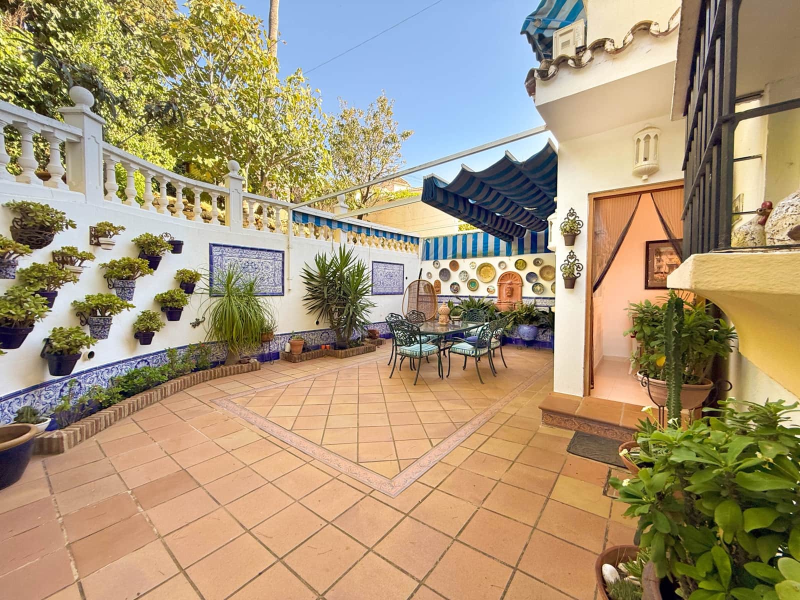 5 soveværelse Villa til salg i Nueva Andalucia med swimmingpool - € 1.050.000 (Ref: 8805821)