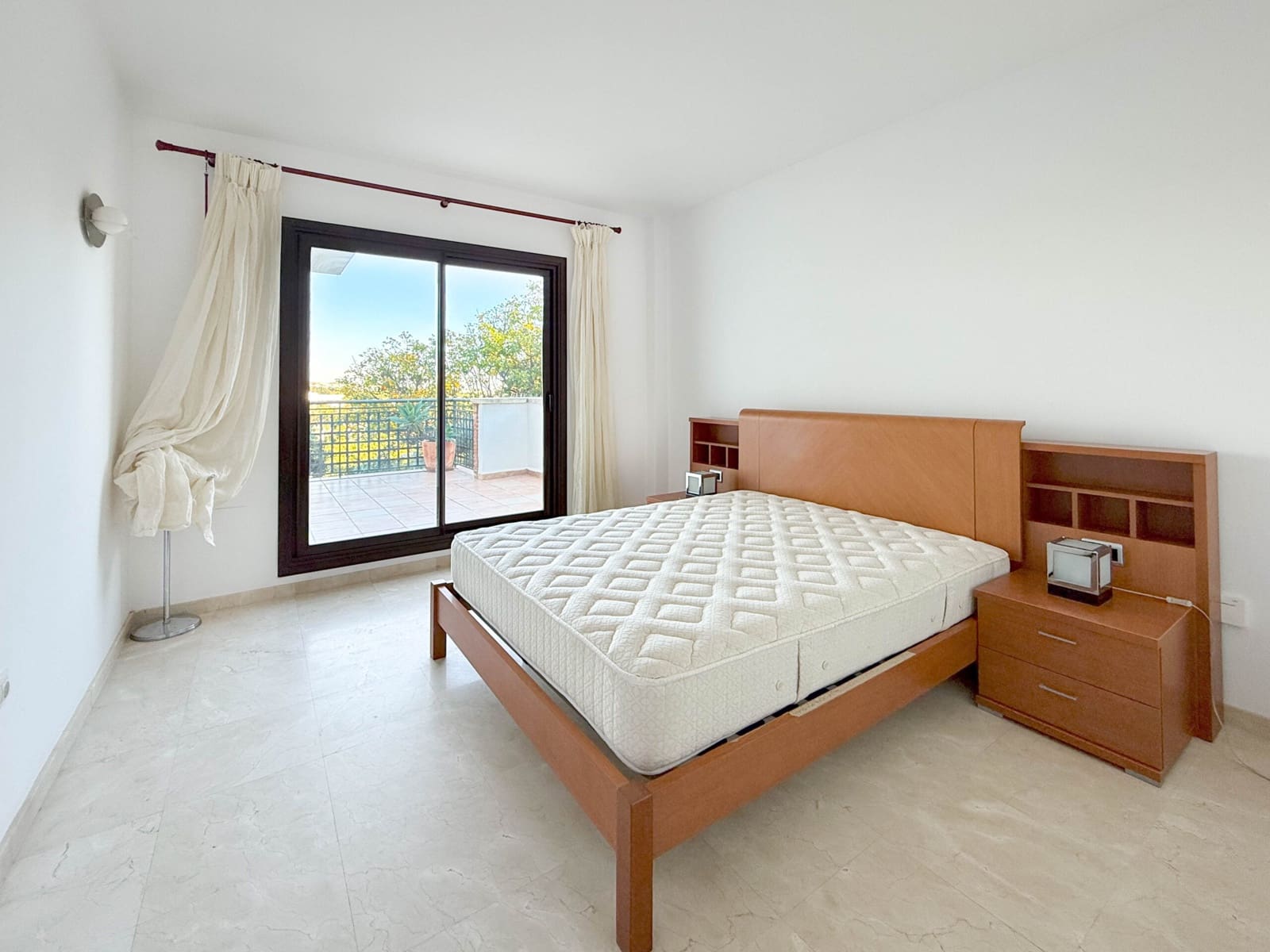 3 bedroom Apartment for sale in Estepona with pool - € 460,000 (Ref: 8848768)