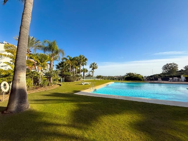 3 bedroom Apartment for sale in La Concha - Resina Golf, Estepona with pool - € 460,000 (Ref: 8848768)