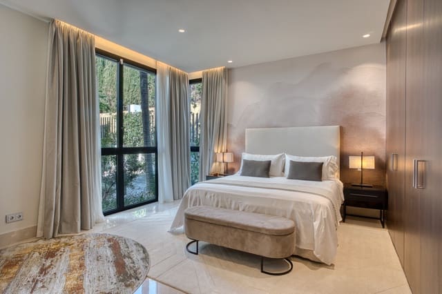 4 makuuhuone Huoneisto myytävänä paikassa Sierra Blanca, Marbella mukana uima-altaan - 3 850 000 € (Ref: 8982112)