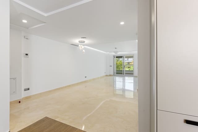 3 makuuhuone Huoneisto myytävänä paikassa Nueva Alcántara, Marbella - 650 000 € (Ref: 9007727)