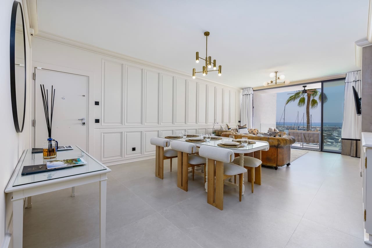 2 soveværelse Lejlighed til salg i Puerto Banus - € 1.899.000 (Ref: 9019831)