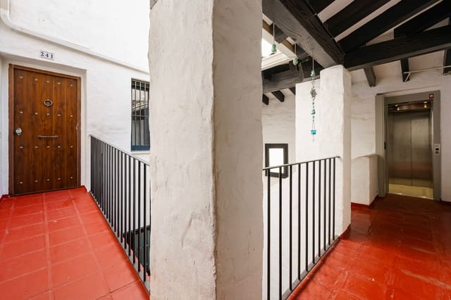 2 bedroom Apartment for sale in Puerto Banus, Marbella - € 1,899,000 (Ref: 9019831)