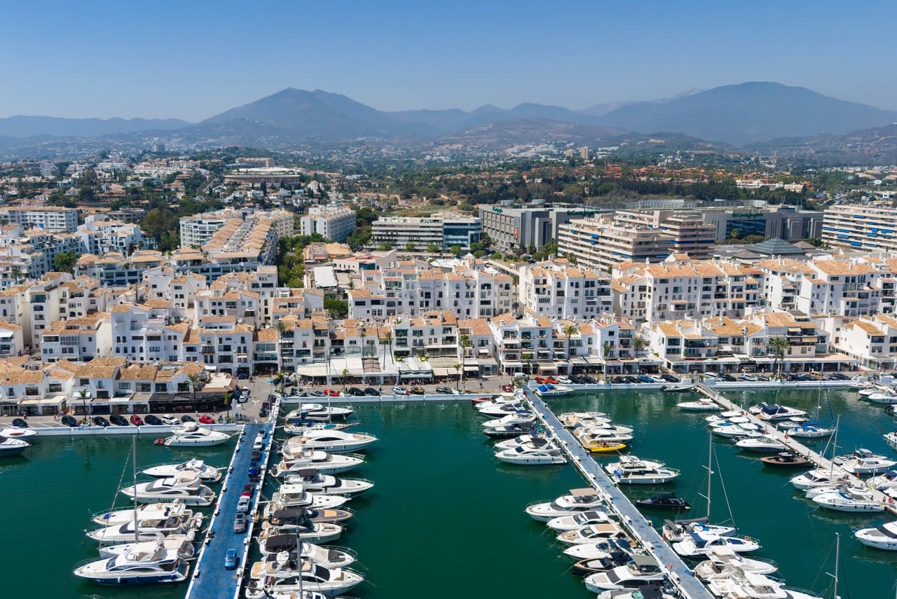 2 soveværelse Lejlighed til salg i Puerto Banus - € 1.899.000 (Ref: 9019831)