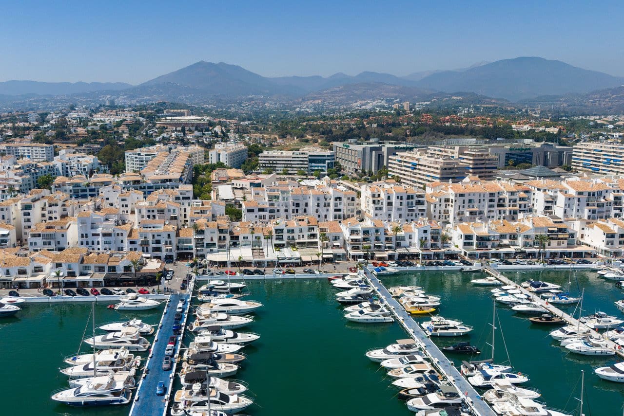 2 sypialnia Apartament na sprzedaż w Puerto Banus - 1 899 000 € (Ref: 9019831)
