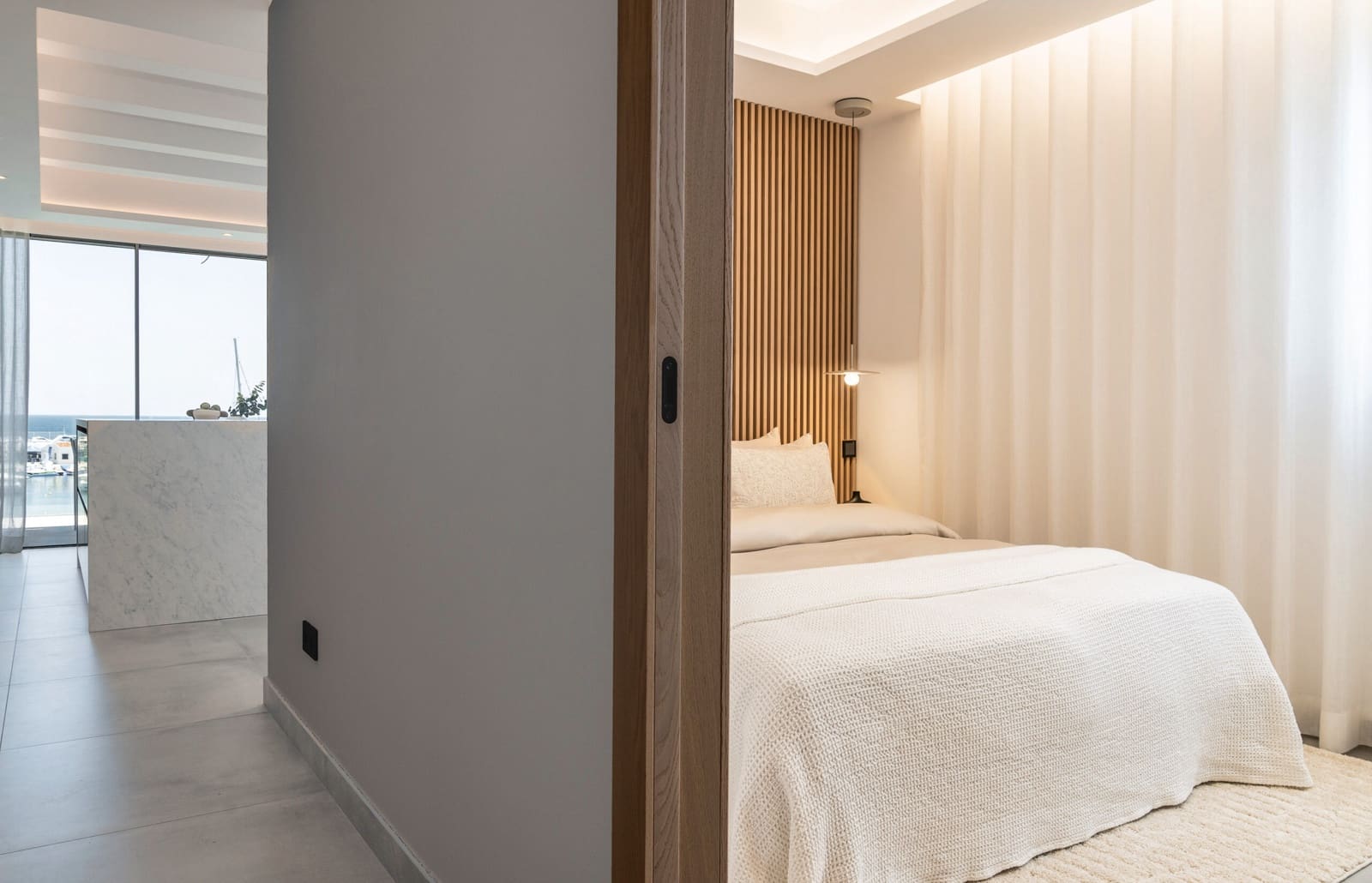 Apartamento de 4 habitaciones en Puerto Banus en venta - 3.750.000 € (Ref: 9019832)