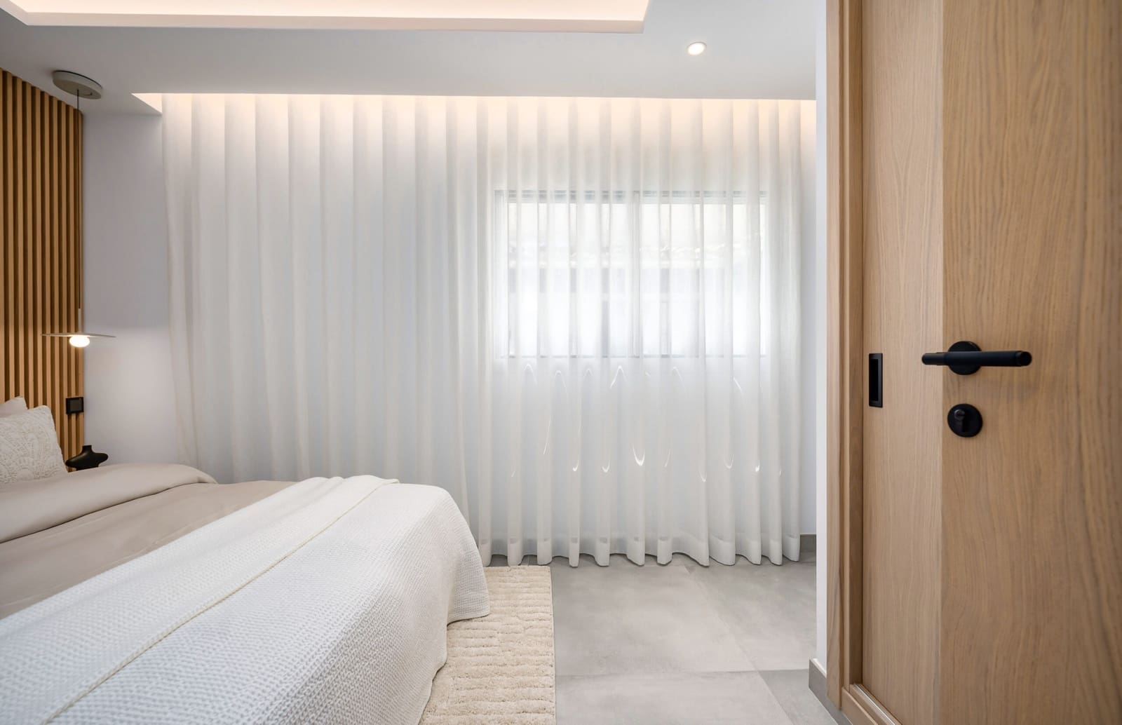 Apartamento de 4 habitaciones en Puerto Banus en venta - 3.750.000 € (Ref: 9019832)