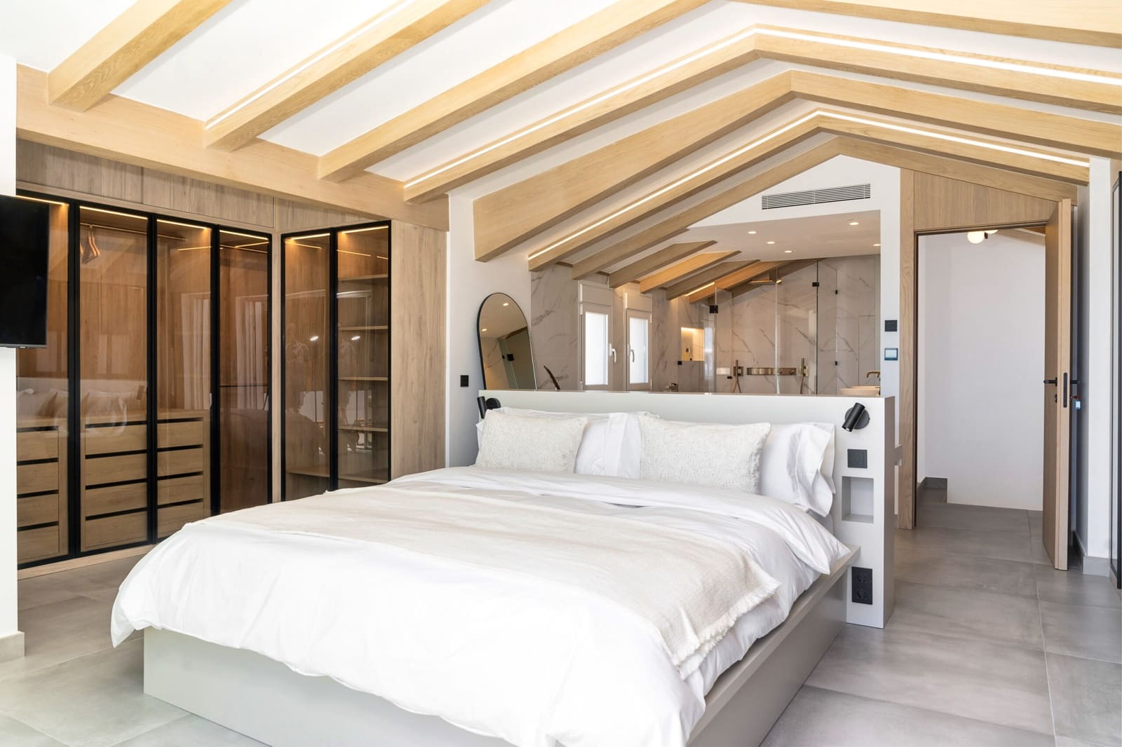 Apartamento de 4 habitaciones en Puerto Banus en venta - 3.750.000 € (Ref: 9019832)