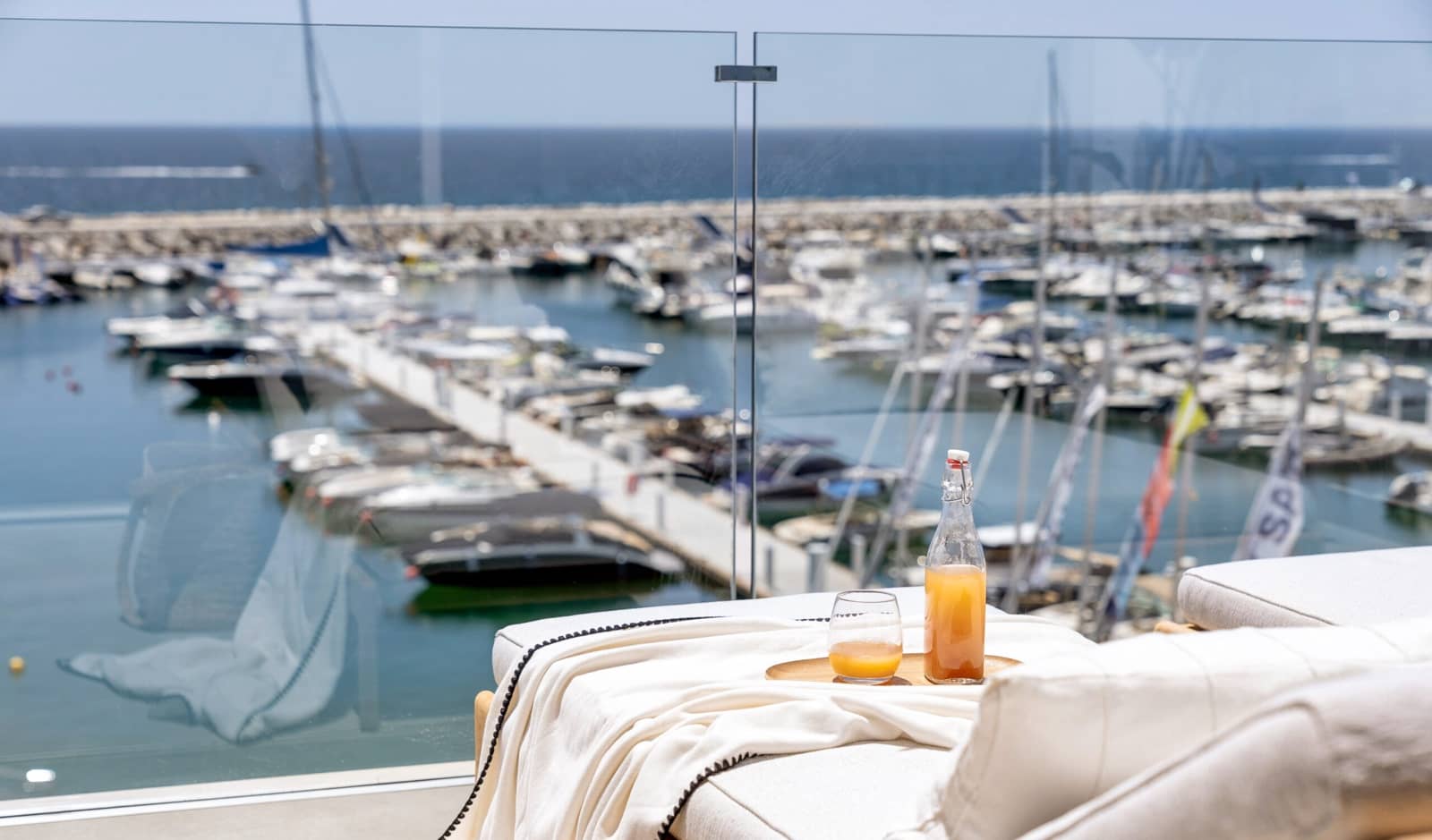 Apartamento de 4 habitaciones en Puerto Banus en venta - 3.750.000 € (Ref: 9019832)