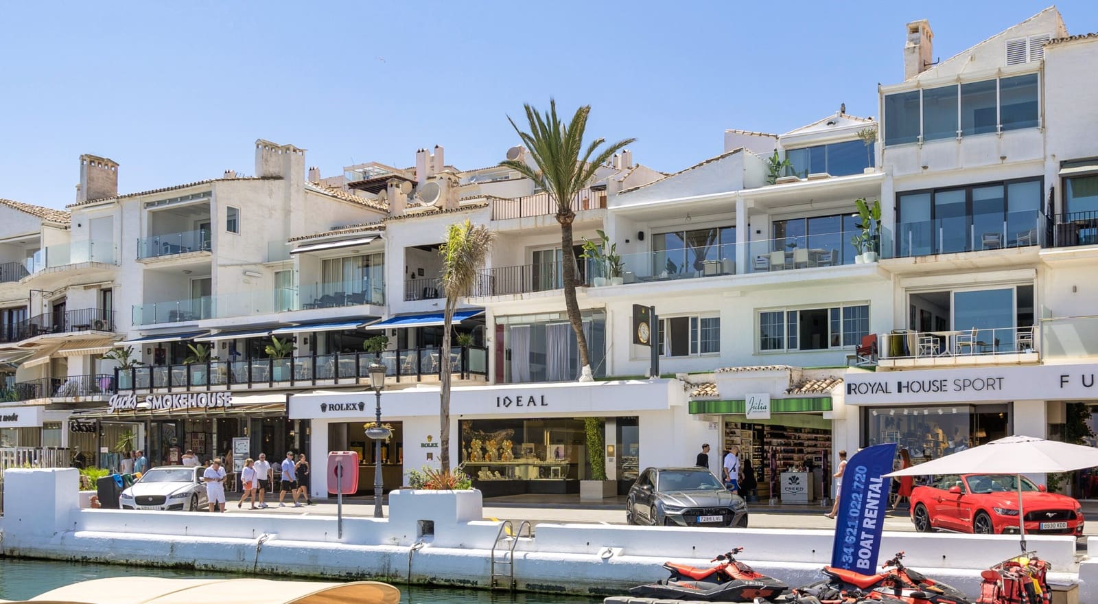 Apartamento de 4 habitaciones en Puerto Banus en venta - 3.750.000 € (Ref: 9019832)