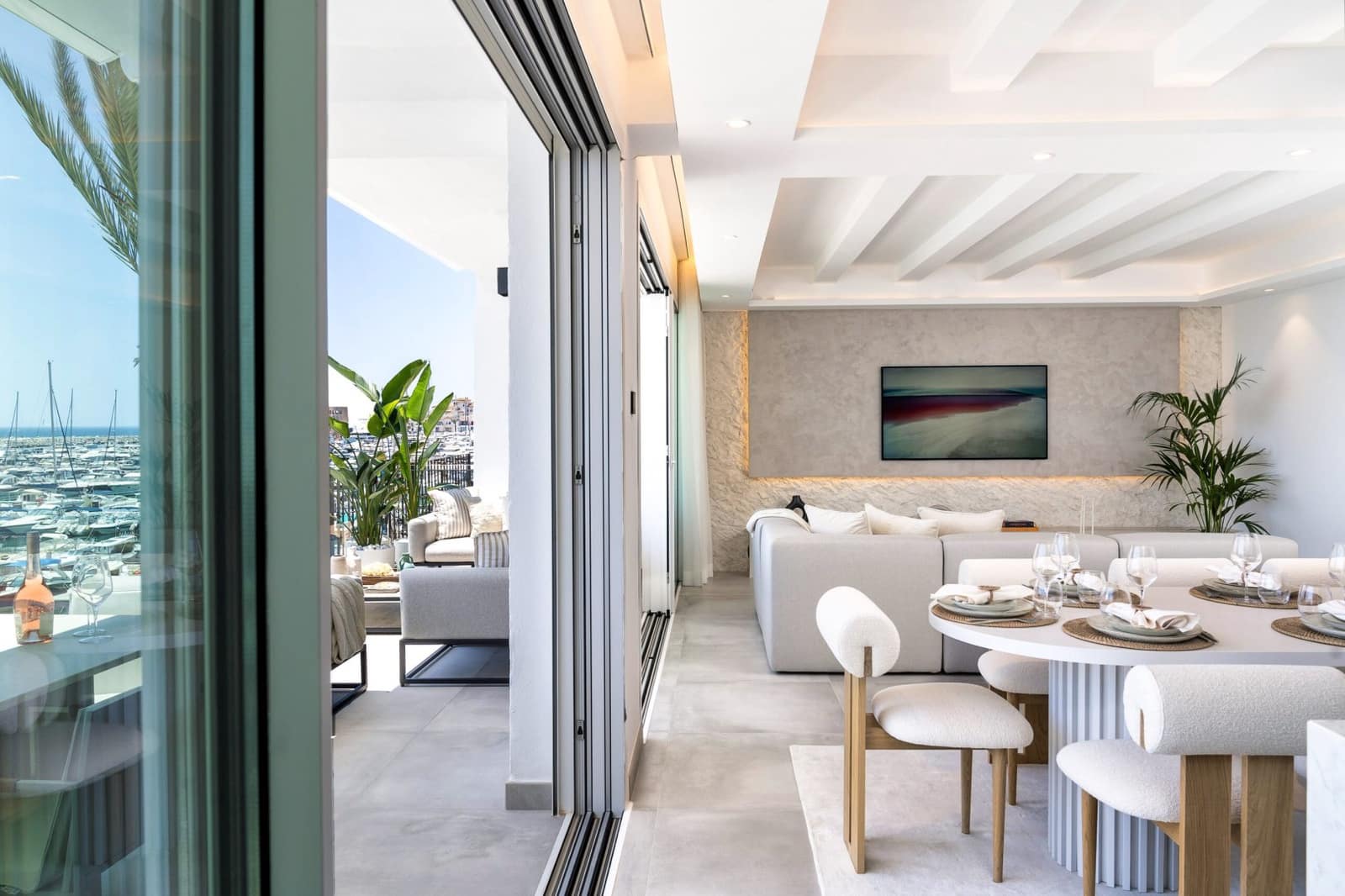 Apartamento de 4 habitaciones en Puerto Banus en venta con garaje - 3.750.000 € (Ref: 9019832)
