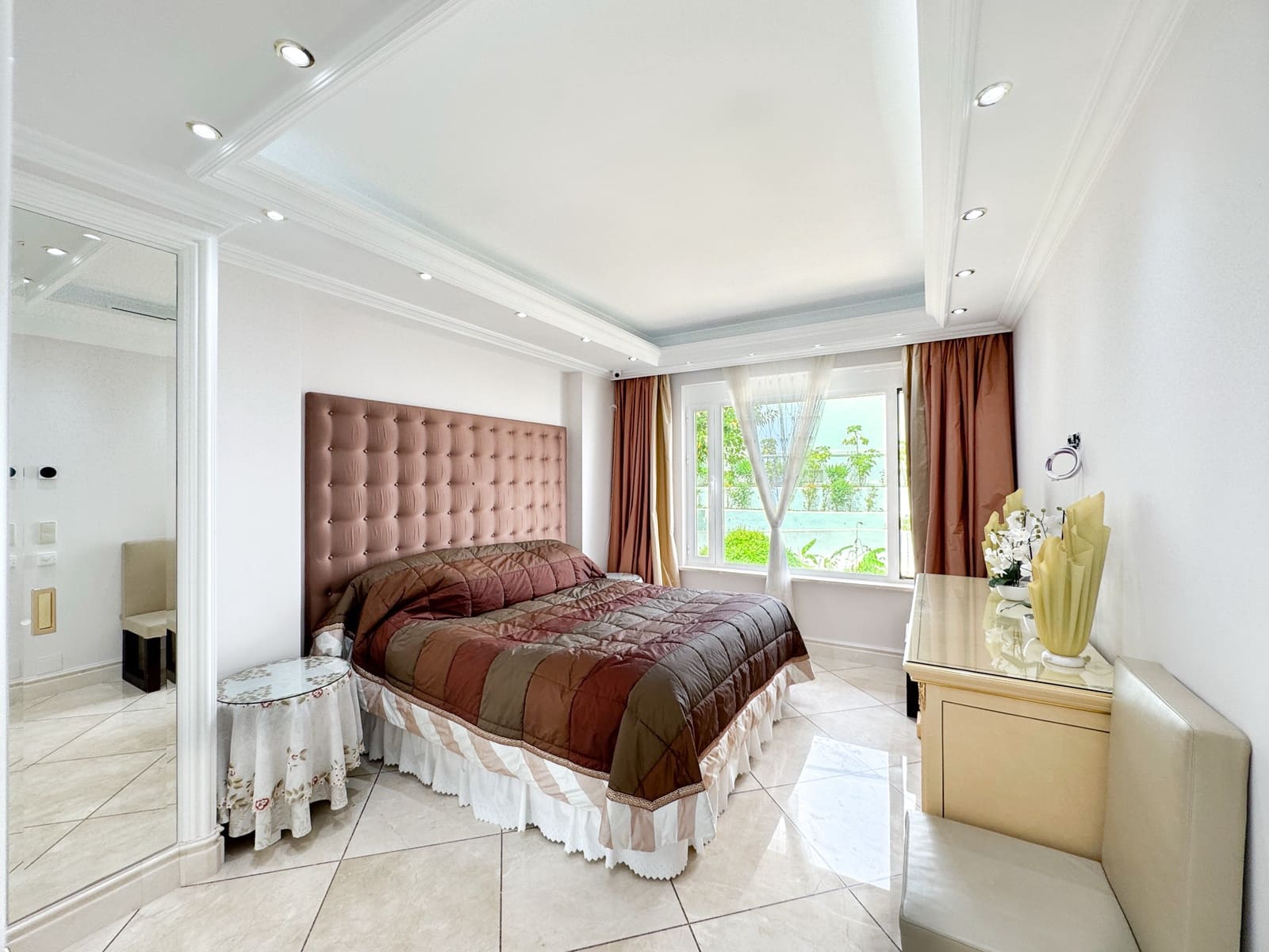 2 sypialnia Apartament na sprzedaż w Puerto Banus z basenem - 2 000 000 € (Ref: 9068514)