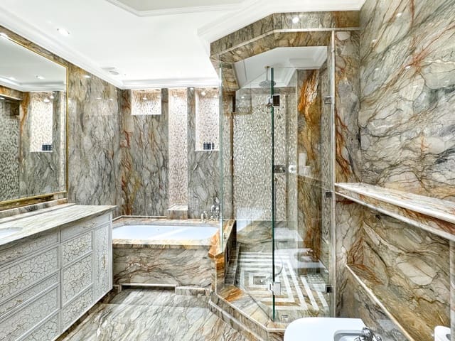 2 sypialnia Apartament na sprzedaż w Puerto Banus, Marbella z basenem - 2 000 000 € (Ref: 9068514)