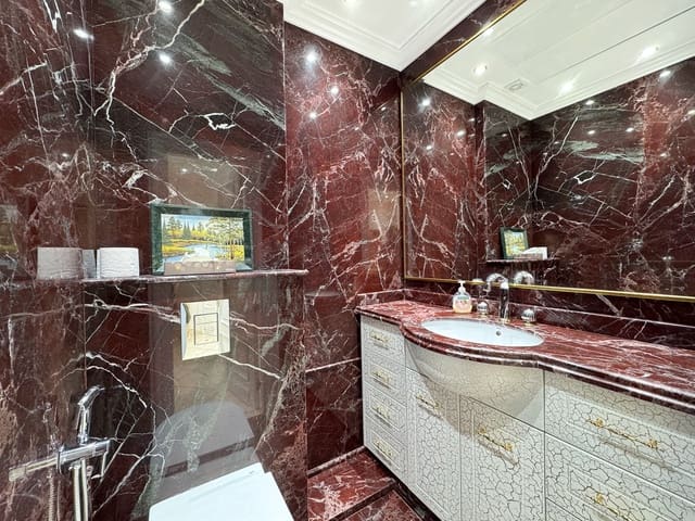 2 sypialnia Apartament na sprzedaż w Puerto Banus, Marbella z basenem - 2 000 000 € (Ref: 9068514)