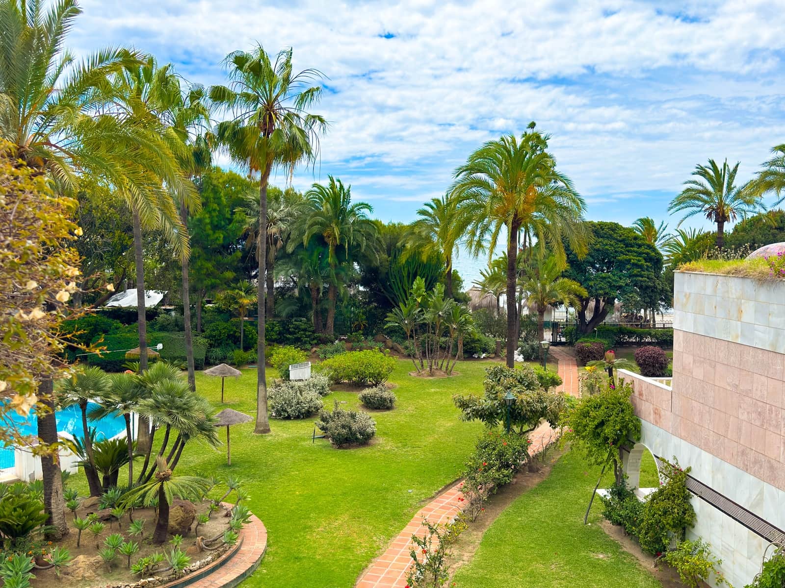 2 sypialnia Apartament na sprzedaż w Puerto Banus z basenem - 2 000 000 € (Ref: 9068514)