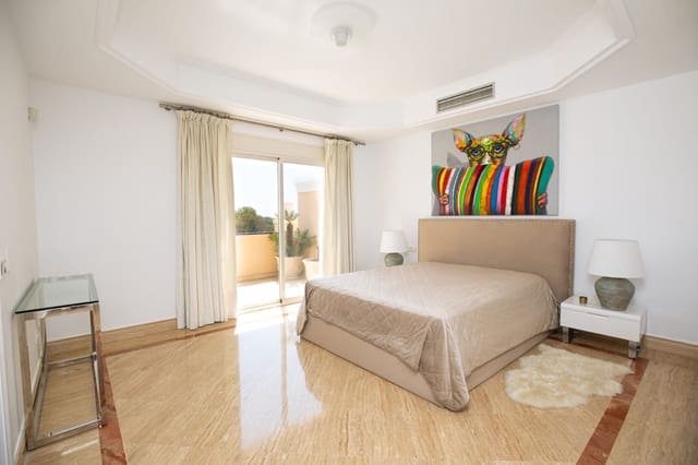 3 makuuhuone Huoneisto myytävänä paikassa Lomas De Marbella, Marbella mukana uima-altaan - 2 100 000 € (Ref: 9068515)